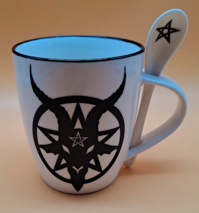 Tasse mit Löffel im Set