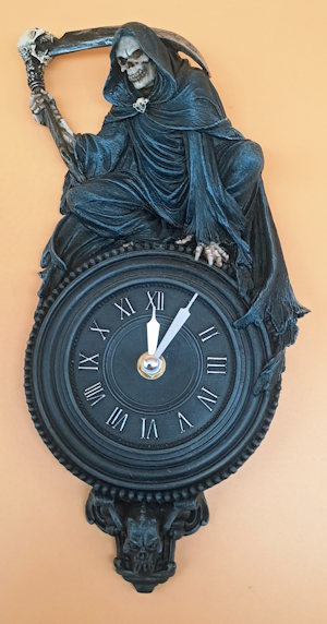 Sensenmann Wanduhr „die Zeit vergeht“