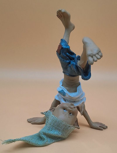 ZwergFigur KoboldFigur Pixie Kopfstand